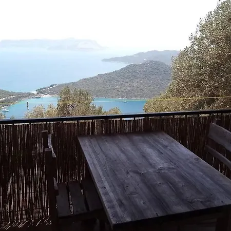 Deniz Manzaralı Doğanın Içerisinde Ahşap Ev Kaş